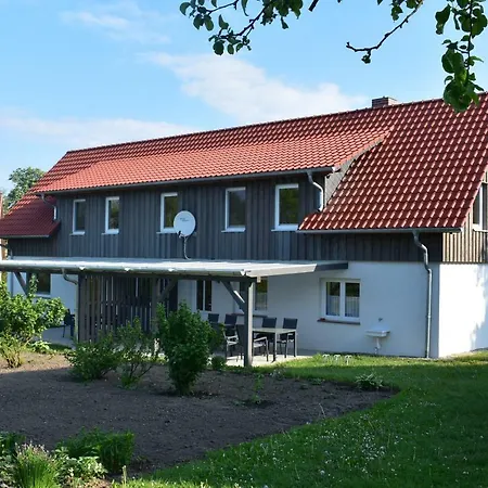 1 Schillersdorf * Roggentin (Mirow)